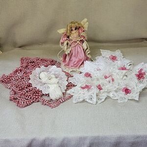 Vtg. 20 Victorian lace hand made snowflake & angel ornaments, &vtg. bead garland